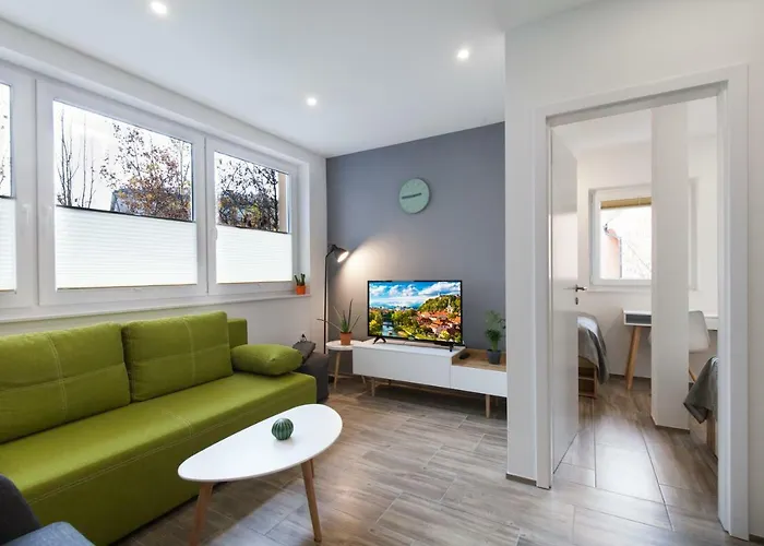 Felix Tour As Apartment