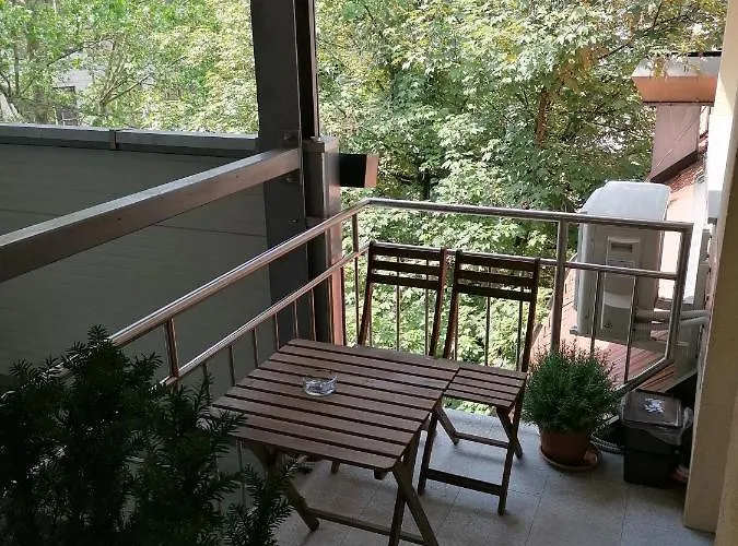 Felix Tour As Apartment *